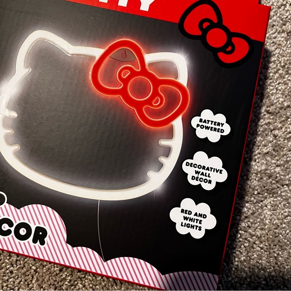 Hello Kitty Light Up Wall Decor - Picture 3 of 3